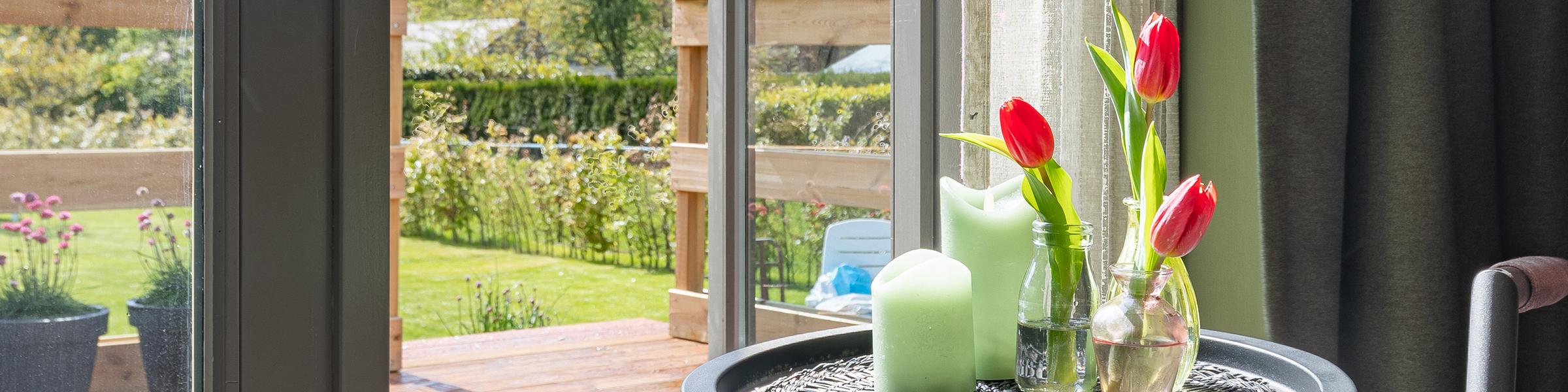 Mooi uitzicht op de tuin bij Bed & Breakfast de Groene Poort